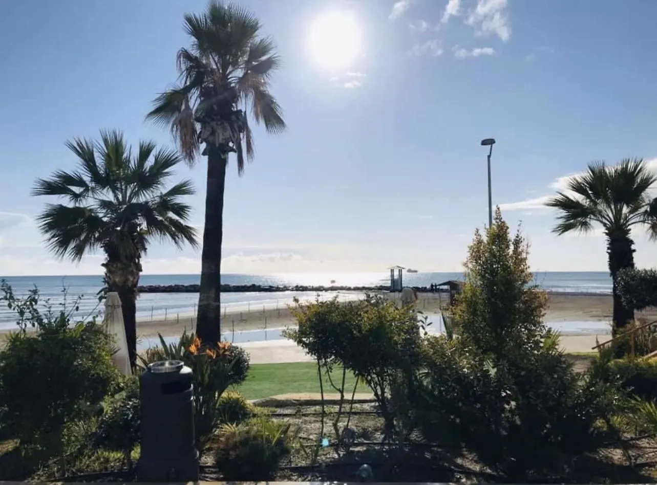 Lebay Beach Hotel Larnaca